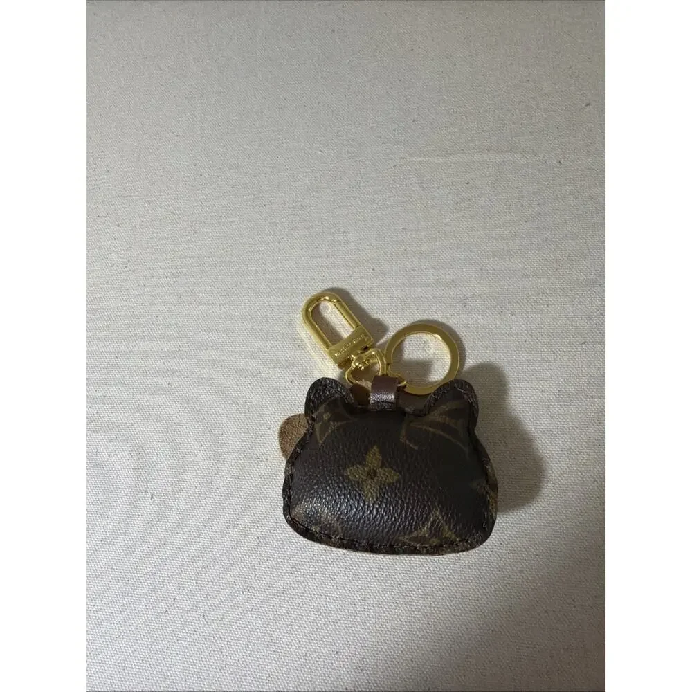 Upcycled Luxury Kitten Hello Kitty Key Ring - Picture 2 of 3